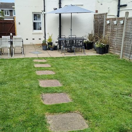 Entire House With Garden & Parking Nr Ashford Int Villa Exterior photo