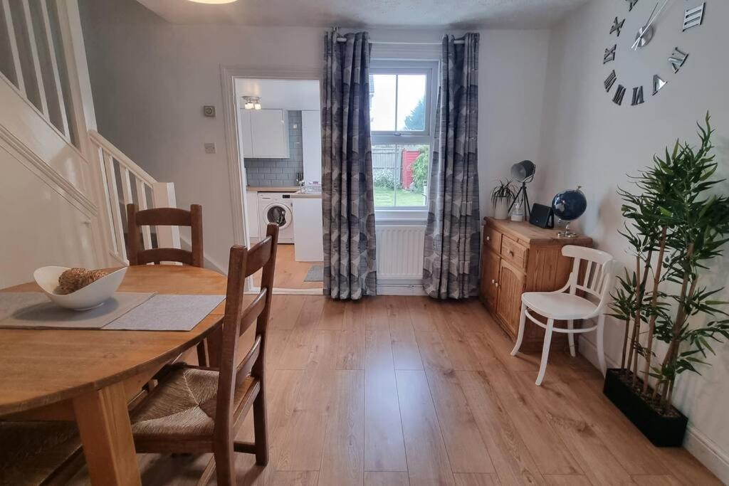 Entire House With Garden & Parking Nr Ashford Int Villa Exterior photo
